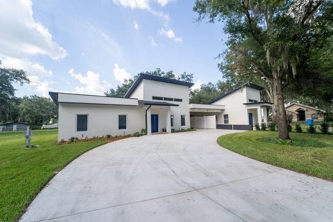 Photo - 2902 Robinson Rd