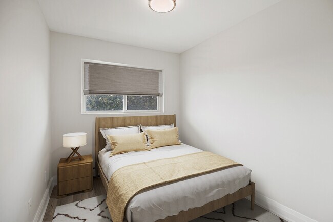 Photo - 245 Graff Av