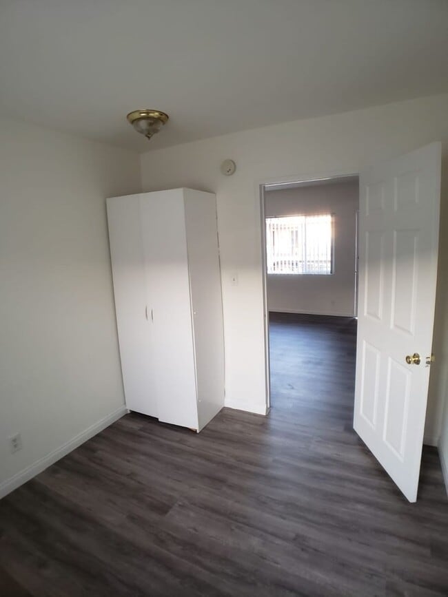 Photo - 13129 Oxnard St Unit 18