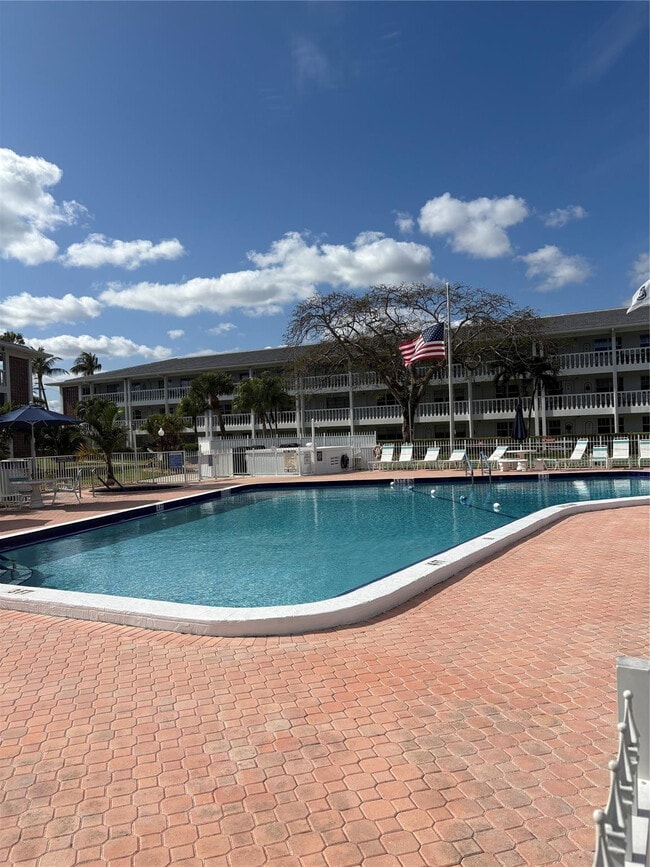 Photo - 2455 NE 51st St Unit 207