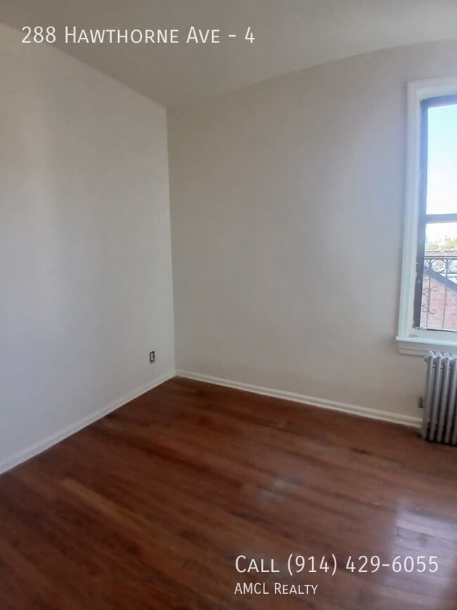 Photo - 288 Hawthorne Ave Unidad 4