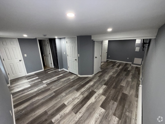 Building Photo - 8 Woody Pl Rental