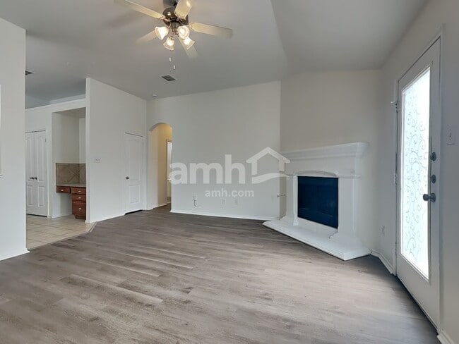 Photo - 485 Sausalito Dr