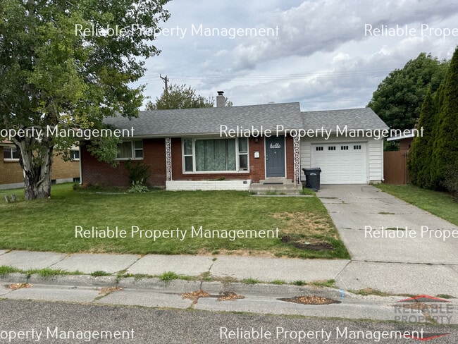 Building Photo - 160 Ronglyn Ave Rental