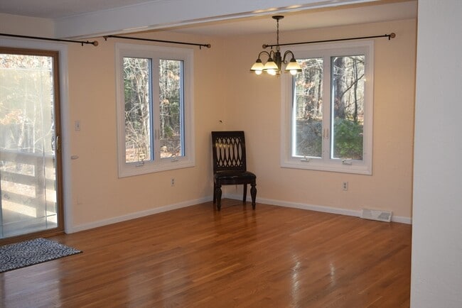 Photo - 11 Hilltop Ln