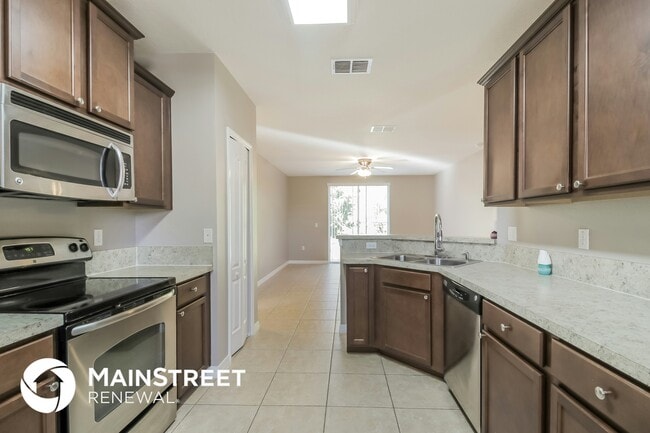 Photo - 4794 Ashurst St