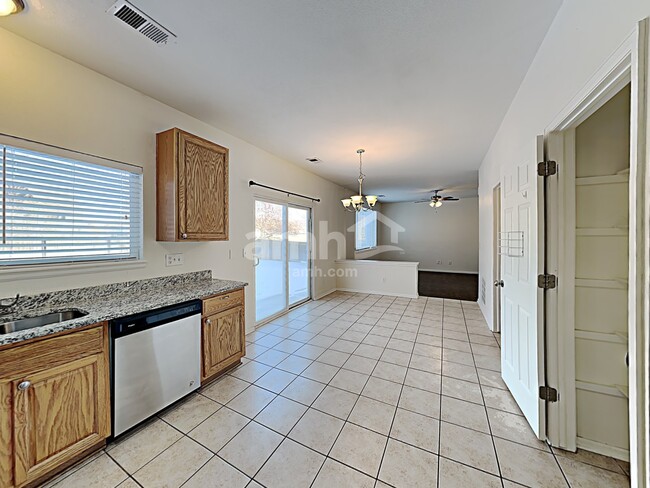 Photo - 411 Grey Swallow St