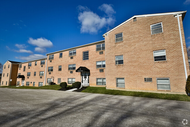 Building Photo - Haverford Arms Apartments