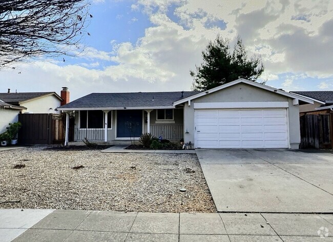 Building Photo - 3BD/2BA – Fully Renovated Single-Family Ho... Rental