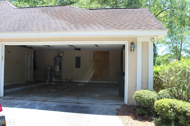 Photo - 203 Carrington Way