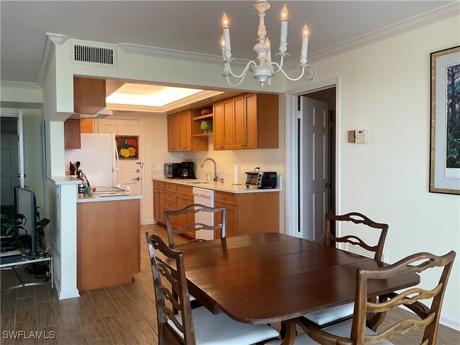 Building Photo - 2600 Gulf Shore Blvd N Unit 64