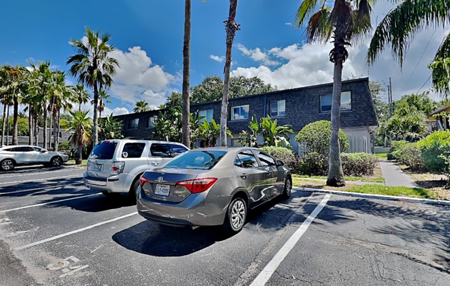 Building Photo - 1954 Conway Rd Unit Apt 11