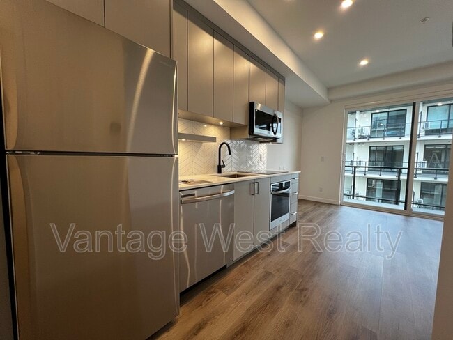 Photo - 1274-1274 Devonshire Ave