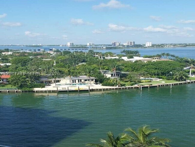Building Photo - 10350 W Bay Harbor Dr Unit 10N