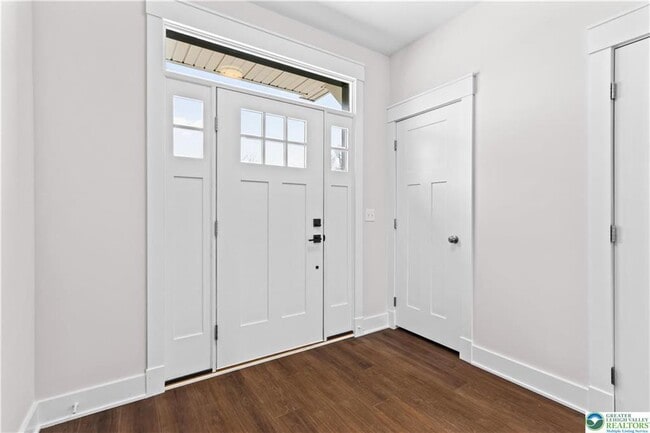 Photo - 1674 Best Pl