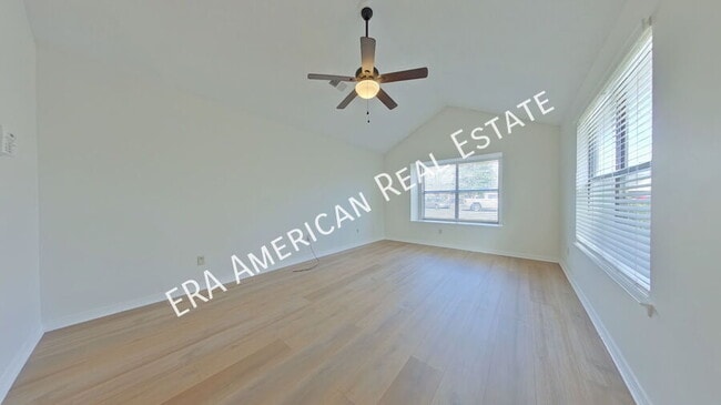 Photo - 1916 Squirrel Path