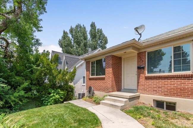 Photo - 1263 E Emerson Ave