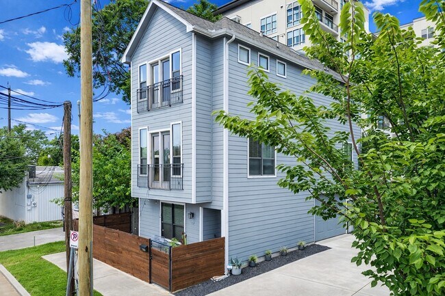 Photo - 1206 W 14th St