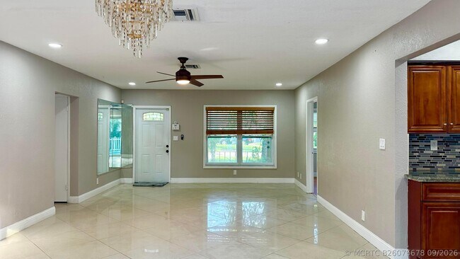 Photo - 650 E Campus Cir