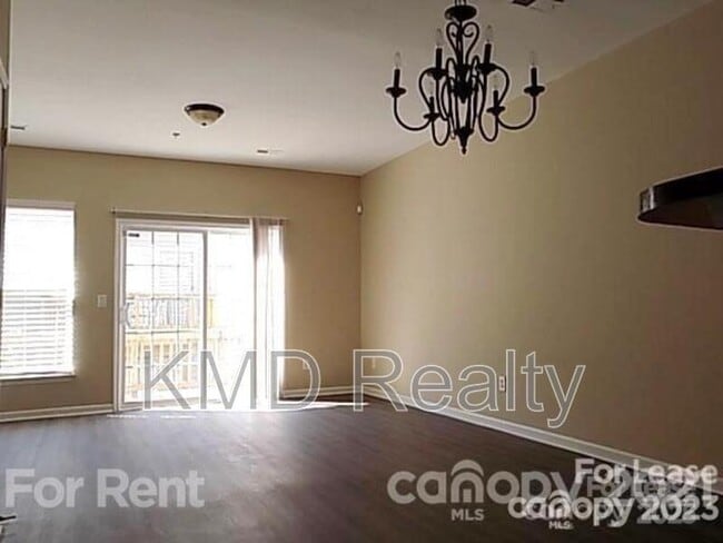 Photo - 6462 Royal Celadon Way