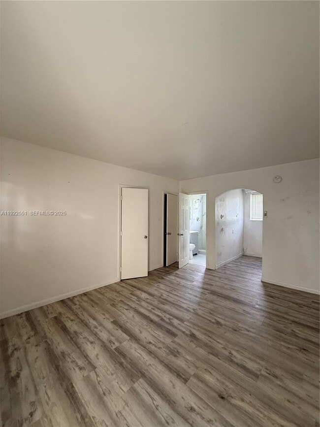 Photo - 5305 Biscayne Blvd Unit 106