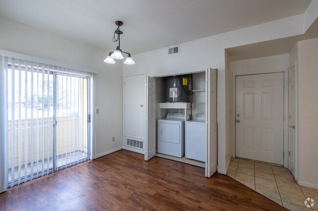 Interior Photo - Huntington Ridge Apartments