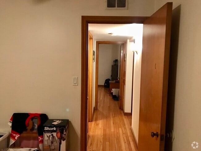 Building Photo - 9023 W Center St Unit Apt#1