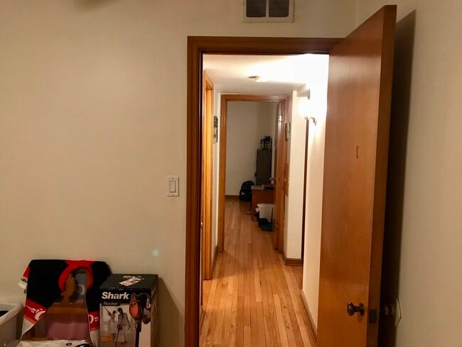 Building Photo - 9023 W Center St Unit Apt#1
