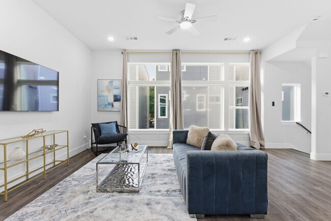 Photo - 4015 Ward St