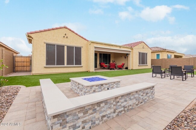7369 W Cactus Wren Way