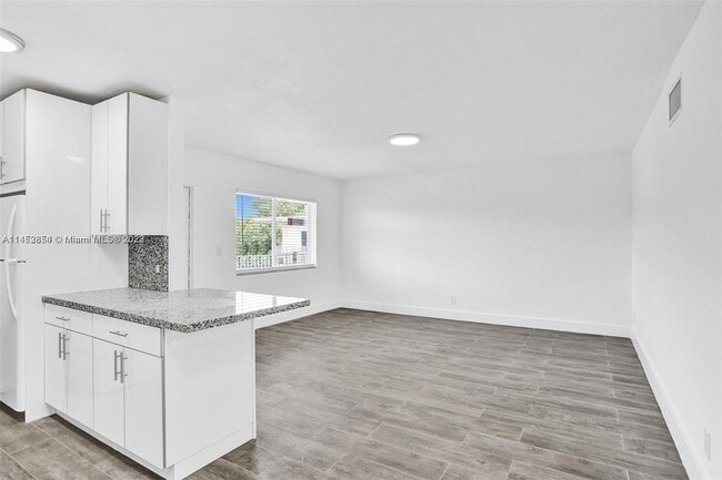 Photo - 1895 Venice Park Dr