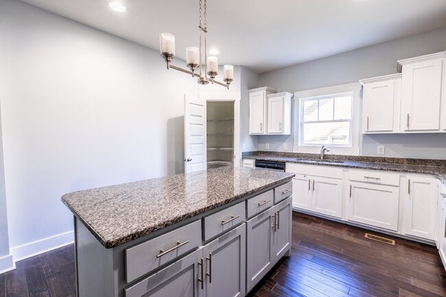 Photo - **NOW AVAILABLE FOR SHOWINGS**  Beautiful Home for Lease in Sylvan Heights!