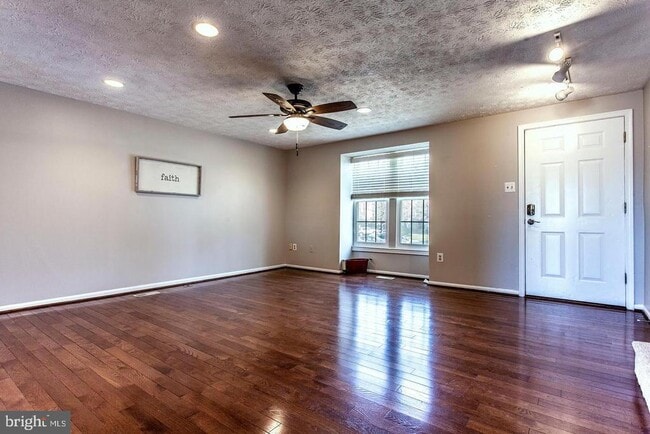 Building Photo - 6314 Greenfield Rd Rental
