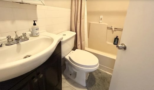 Las imágenes son muestras representativas de la unidad anunciada. Las unidades reales mostradas durante los recorridos pueden variar. - 62 Hammond St Unidad 1A