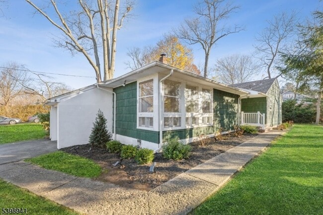 Photo - 57 Essex Ave