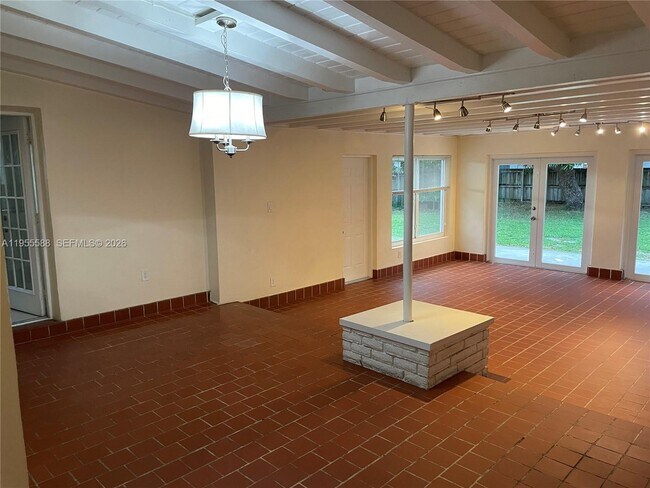 Photo - 535 NW 121st St