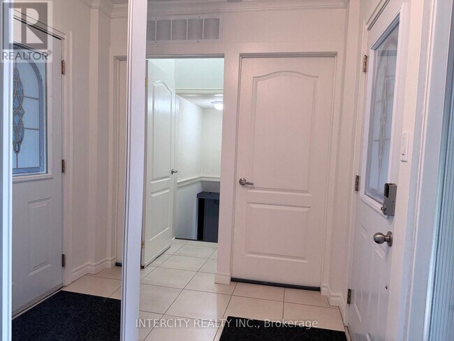 Photo - 36 Strathburn Blvd