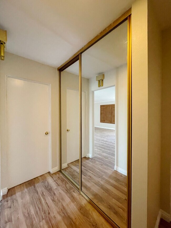 Amazing one bedroom Condo in Long Beach! J... House Rental in Long Beach, CA