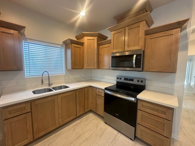 448 S 17th Ave