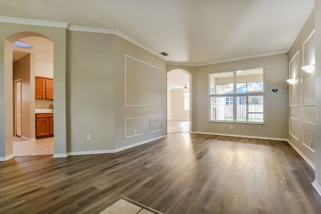 Photo - 2500 Twisting Sweetgum Way