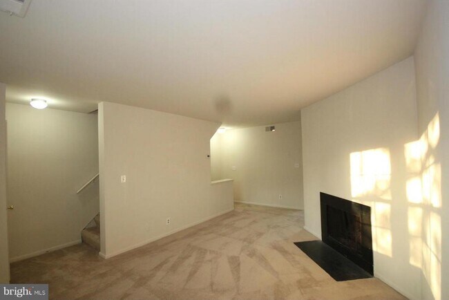 Photo - 2832 S Wakefield St