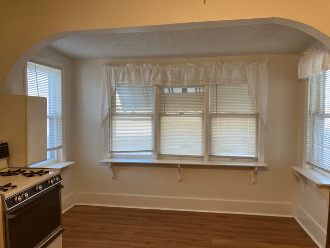 Kitchen Nook - 505 S Jefferson Way Unit 505