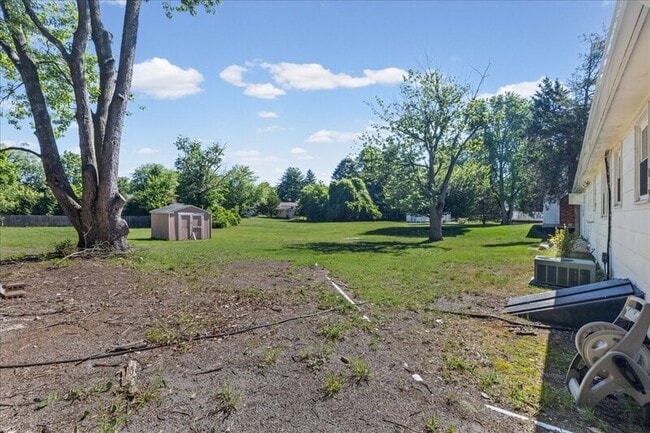 Photo - 1 Spruce Ln