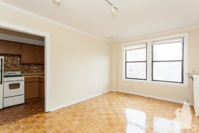 Building Photo - 2 bedroom in Chicago IL 60657 Unit 202 Rental