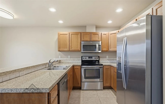 Photo - Whit226 Unit #1