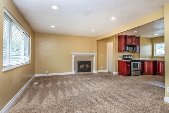 Photo - 1585 Rundquist Dr