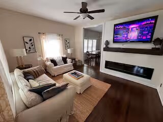 Photo - 132 Allcutt Ave