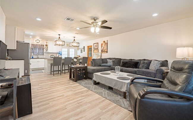 Building Photo - 418 Shannon Lee St Rental