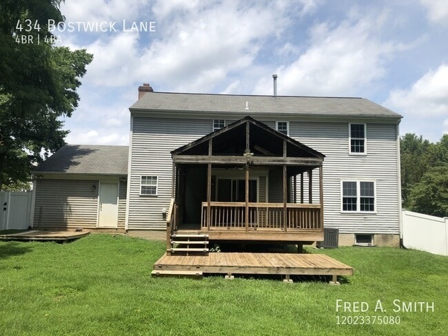 Photo - 434 Bostwick Ln