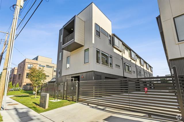 Building Photo - 2916 Hawthorne Ave Rental